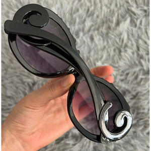 Occhiali da Sole di Lusso, Avanguardisti e Personalizzati con Doppio Cerchio Geometrico e Strass, Occhiali da Sole Divertenti per Feste - Product Image 5