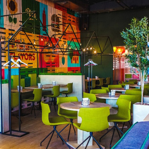 Set Combinato di <span class=keywords><strong>Tavoli</strong></span> <span class=keywords><strong>e</strong></span> <span class=keywords><strong>Sedie</strong></span> <span class=keywords><strong>per</strong></span> Ristorante in Stile Cinese, Resistente, <span class=keywords><strong>per</strong></span> Catering <span class=keywords><strong>e</strong></span> Pasti Leggeri - Product Image 2