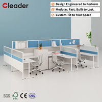Poste de travail de bureau compact avec cloison pliable et design peu encombrant pour petit bureau