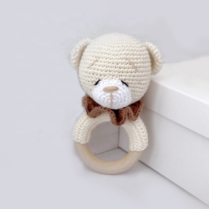 Häkelmuster für einen niedlichen Teddybär, <span class=keywords><strong>PDF</strong></span>-Rasselbär-Beißring, Bär-Stofftier, Geschenk für Neugeborene - Product Image 1