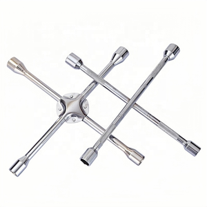 Llave cruzada para neumáticos, extractor de tuercas de rueda de coche, llave de vaso universal extendida, herramienta resistente para cambio y reparación de neumáticos - Product Image 4