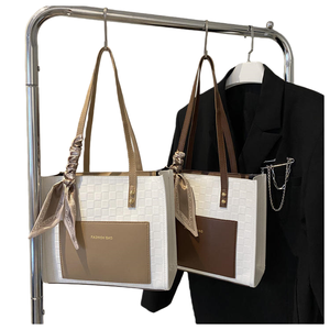 Sac fourre-tout pour femme en PU, grande capacité, avec fermeture éclair et ruban en soie, sacs à main tendance, vente en gros d'usine, article très demandé - Product Image 2