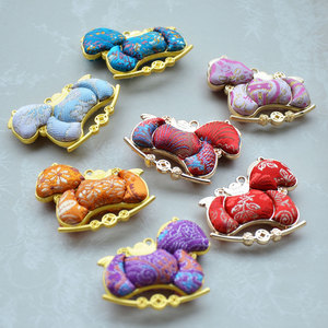 Pendentif poney Song Jin Xiao Ma en brocart Song double face, breloque en alliage de zinc et tissu, porte-clés, breloque de sac, cadeau Printemps 2026 - Product Image 1