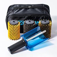 Kit de brosses de nettoyage Ski Roto avec manche et axe, comprenant les 3 brosses : nylon, crin de cheval, laiton