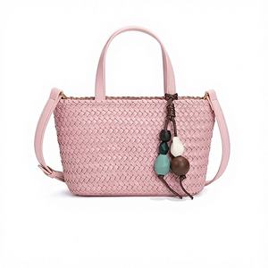 Sacs à main en cuir PU tissés à la main de grande capacité rétro personnalisés pour femmes - Product Image 1