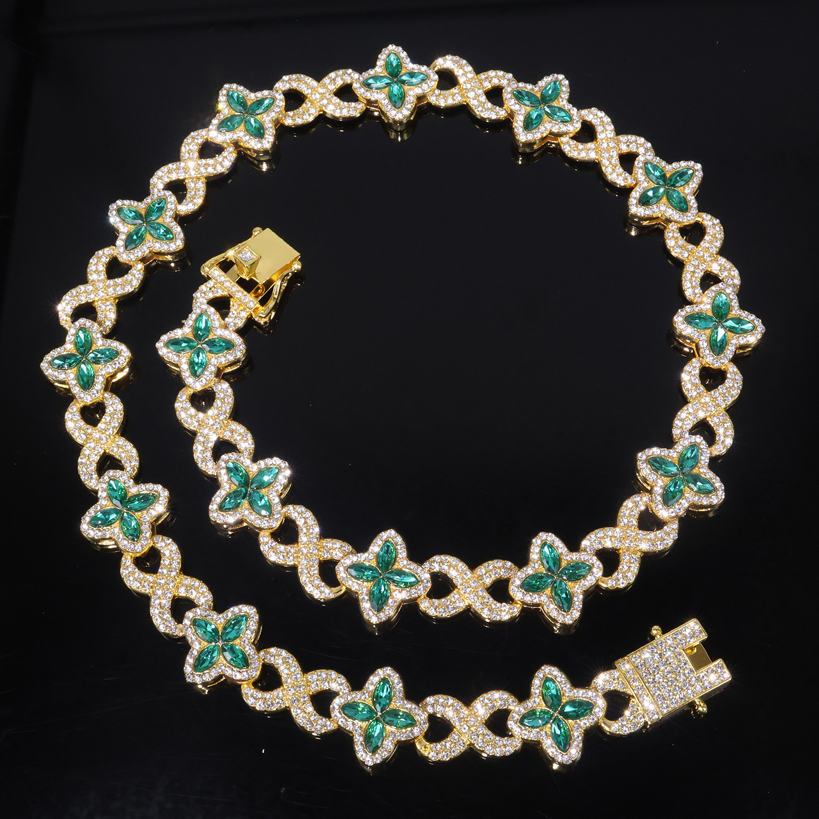 Gold chain + green diamond clover + full diamond clasp