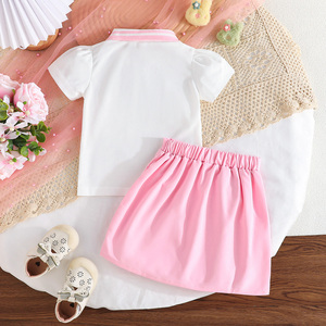 ชุดเซ็ตสองชิ้นน่ารักหรูหราสำหรับเด็กผู้หญิง เสื้อตุ๊กตากระต่ายลายทางปกเสื้อ และกระโปรงสั้นลำลอง เสื้อผ้าเด็ก - Product Image 2