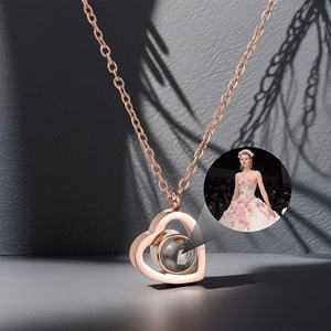 ट्रेंडी 18k गोल्ड-प्लेटेड स्टेनलेस स्टील पेलेंट प्रक्षेपण नेकलेस प्रक्षेपण नेकलेस प्रेमिका के लिए फोटो प्रोजेक्शन के साथ - Product Image 4