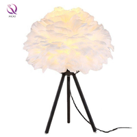 Lampe de table à plumes MKMJ, ambiance romantique, lumière nocturne, base en métal doré, plumes blanches, pour chambre à coucher, salon, décoration de la maison