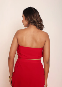 Haut tube rouge vif pour femme, sans bretelles, coupe ajustée, élégant, idéal pour les soirées et sorties estivales - Product Image 3