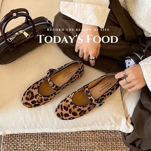 GERSHON <span class=keywords><strong>BRAM</strong></span> Zapatos Mary Jane de cuero genuino para mujer, estilo coreano, con estampado de leopardo retro, tacón medio de 4 cm, sin cordones, punta redonda, suela de goma - Product Image 1