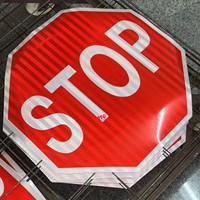 Film réfléchissant prismatique haute intensité, résistant aux UV, imprimable, pour panneaux de signalisation routière en aluminium, 5 ans de garantie