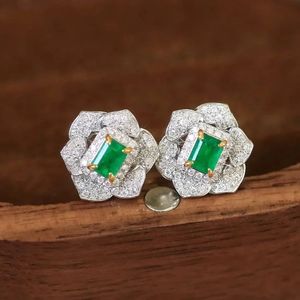 Xinfly18K Gold Flower Shape 0.4ct Natural Diamond Earrings Vivid Green 0.6ct Natural <b>Emerald</b> <b>Studs</b> for Wedding Party Trendy Gift - Product Image 4
