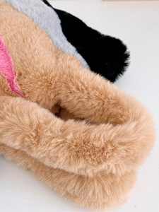 Tas Tangan Berbulu Kasual Kapasitas Besar Desain Baru Selempang Belanja Perjalanan Tas Jinjing Berbulu Wanita - Product Image 6