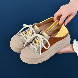 Chaussures basses tendance printemps 2025 pour femme, style rétro décontracté, à semelle épaisse/souple, en cuir de vachette colorblock, plateforme vert/kaki, talon moyen - Product Image 1