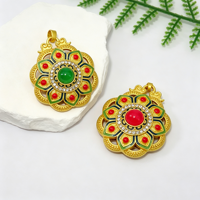 Pendentif Lotus Cloisonné en Alliage de Zinc Plaqué Or 18K, Incrusté de Résine, Bijoux Ethniques Unisexe, Fournitures de Bijouterie DIY en Gros