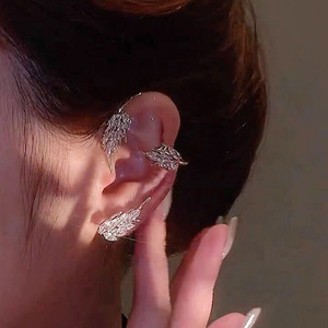 Pendientes de clip de mariposa de aleación de zinc Zhuofeng Jewelry para orejas sin perforación, pendientes de moda unisex. - Product Image 3
