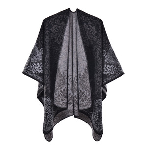 <span class=keywords><strong>Elegante</strong></span> inverno caldo Poncho <span class=keywords><strong>nero</strong></span> <span class=keywords><strong>nero</strong></span> grigio doppio lato solido <span class=keywords><strong>scialle</strong></span> in acrilico avvolge Design personalizzato in poliestere - Product Image 1