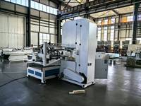 Scie à ruban CNC à haute efficacité avec serrage pneumatique pour la découpe du bois massif
