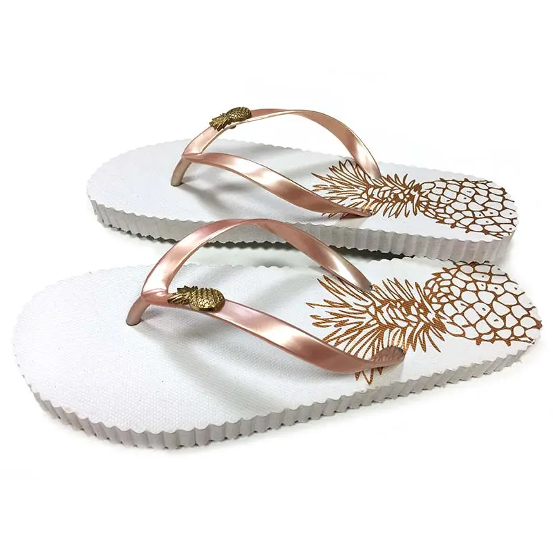 Cheap ladies flip-flops indoor fashion solid color summer slippers women's sandals and slippers for shower