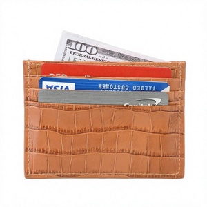 ที่ใส่บัตรขนาดเล็กแบบป้องกัน RFID ลายจระเข้ พร้อมโลโก้ปั๊มนูน - Product Image 4
