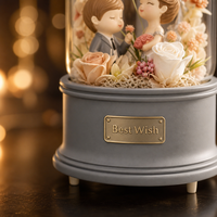 Boîte à musique rotative de luxe avec fleur préservée sous cloche en verre, figurine de couple de mariage, rose éternelle, cadeau de Saint-Valentin et d'anniversaire, vente en gros
