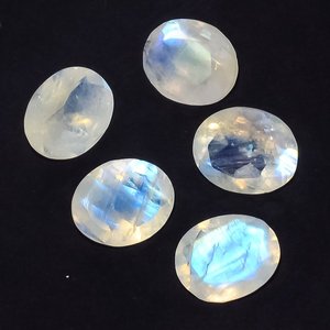 Cabochon de pierre de lune arc-en-ciel naturel fait à la main pierre précieuse blanche ovale/poire coupe couleur jouer bijoux faisant des matériaux pour - Product Image 1