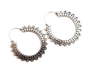 Boucles d'oreilles en métal couleur argent pour femmes - Product Image 3