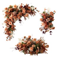 Décoration de fond de scène de mariage avec rangée de fleurs triangulaires rétro européennes et américaines, fleurs artificielles en soie pour arche de mariage