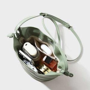Nouveau <span class=keywords><strong>sac</strong></span> fourre-tout étanche pour femmes <span class=keywords><strong>sac</strong></span> à cosmétiques <span class=keywords><strong>sac</strong></span> à bandoulière en <span class=keywords><strong>cuir</strong></span> portable à la mode Logo personnalisé - Product Image 6