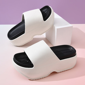 Sandales compensées d'été pour femme Guru, blanches et noires, en EVA, antidérapantes, rehaussantes, pour l'extérieur et la plage, à bout ouvert - Product Image 1