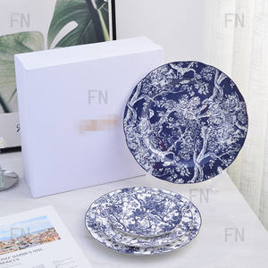 Service de vaisselle en porcelaine fine Série Jungle, ensemble de 4 pièces : assiette à steak, assiette à dim sum - Product Image 3