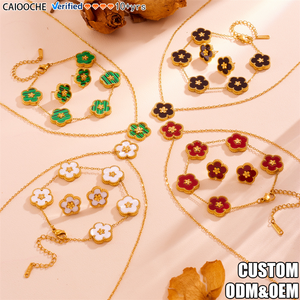 CAIOOCHE Juego de Joyería de Acero Inoxidable Hipoalergénico Resistente al Agua con Trébol de Cinco Hojas Chapado en Oro, Collar/Pulsera/Aretes Personalizados - Product Image 1