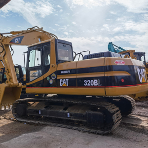 Excavatrice sur chenilles hydraulique Caterpillar d'occasion en excellent état, modèles 320BL, 320D, 325, disponible à Shanghai - Product Image 1