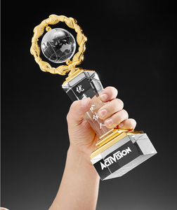 Trofeo de Cristal y Metal Personalizado con Logotipo y Texto Grabados para Premio a Tiendas, Regalo Corporativo Top 10 - Product Image 2