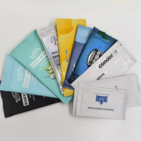 Lingettes humides parfumées individuelles de marque privée personnalisées pour le visage et les mains lingettes de nettoyage jetables en gros pour l'utilisation au restaurant