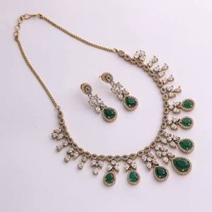 Ensemble collier et boucles d'oreilles de mariage modernes en laiton plaqué or 18 carats avec pierres CZ, bijoux de luxe tendance pour femmes, occasions de fête - Product Image 1