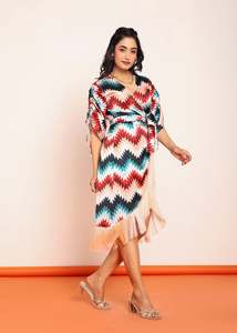 Robe décontractée à franges imprimées pour femmes, avec tissu léger, coupe confortable et silhouette élégante - Product Image 2