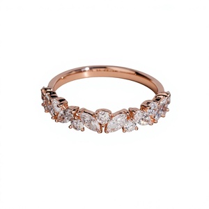 Anillo de compromiso clásico de oro rosa con diamantes de moissanita talla pera y diamantes blancos para mujer, regalo para ella - Product Image 1