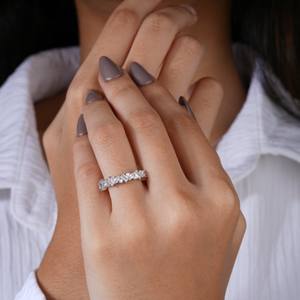 Elegante Anillo de Diamantes con Múltiples Piedras en Oro Blanco para Mujer, Regalo de Boda, Compromiso o Aniversario, Joyería Fina de Lujo para Uso Diario - Product Image 2