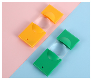 Lente d'ingrandimento tascabile estraibile con manico per la lettura quotidiana dei giornali - Product Image 1