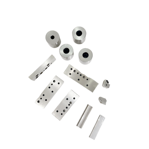 Mesin penggilingan CNC untuk bagian cetakan kendaraan memproses pembuatan cetakan kustom presisi tinggi - Product Image 3