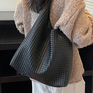 2025 nouveau tressé unique épaule sous les bras sac fourre-tout décontracté rétro grande capacité couleur unie sac fourre-tout sac à main - Product Image 3