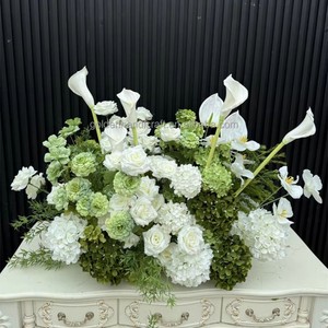 2026 Trending Natural Wild Style Aisle Artificial <strong>Green</strong> and White Flower Ball <strong>Runner</strong> for Garden Wedding - Product Image 2
