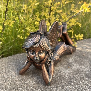 Vente en gros de la sculpture de <span class=keywords><strong>conte</strong></span> de fées cour jardin elfe fée pelouse décoration elfe ange fille statue ornement - Product Image 1
