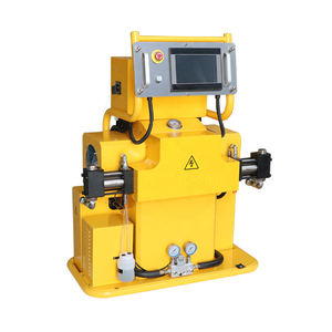 Máquina de espuma de poliuretano CNMC-500L, máquina de recubrimiento de poliurea en aerosol, precio para revestimiento de cama de coche - Product Image 1