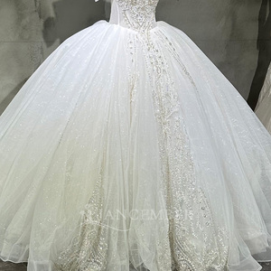 Robe de mariée princesse moderne blanche avec traîne chapelle Wx103 - Product Image 6