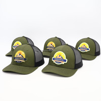 Casquette Trucker Richardson 112 en Cuir avec Broderie de Logo Personnalisé et Impression en Relief