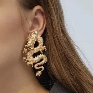 Nuovo arrivo moda esagerare con animali orecchini a bottone con drago orecchini Statement placcato in oro cinese zodiaco orecchini drago per le donne