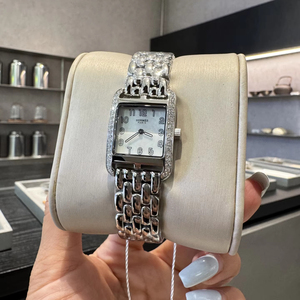 นาฬิกาข้อมือผู้หญิงแบรนด์ H รุ่นใหม่ล่าสุด ดีไซน์หรูหรา สายโลหะผสม แฟชั่นเรียบง่าย สไตล์นักศึกษา หน้าปัดทรงเหลี่ยม ควอตซ์ - Product Image 6